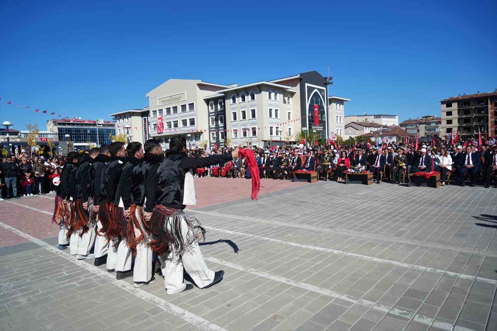 Muş’ta Cumhuriyetin 101. yıl coşkusu
