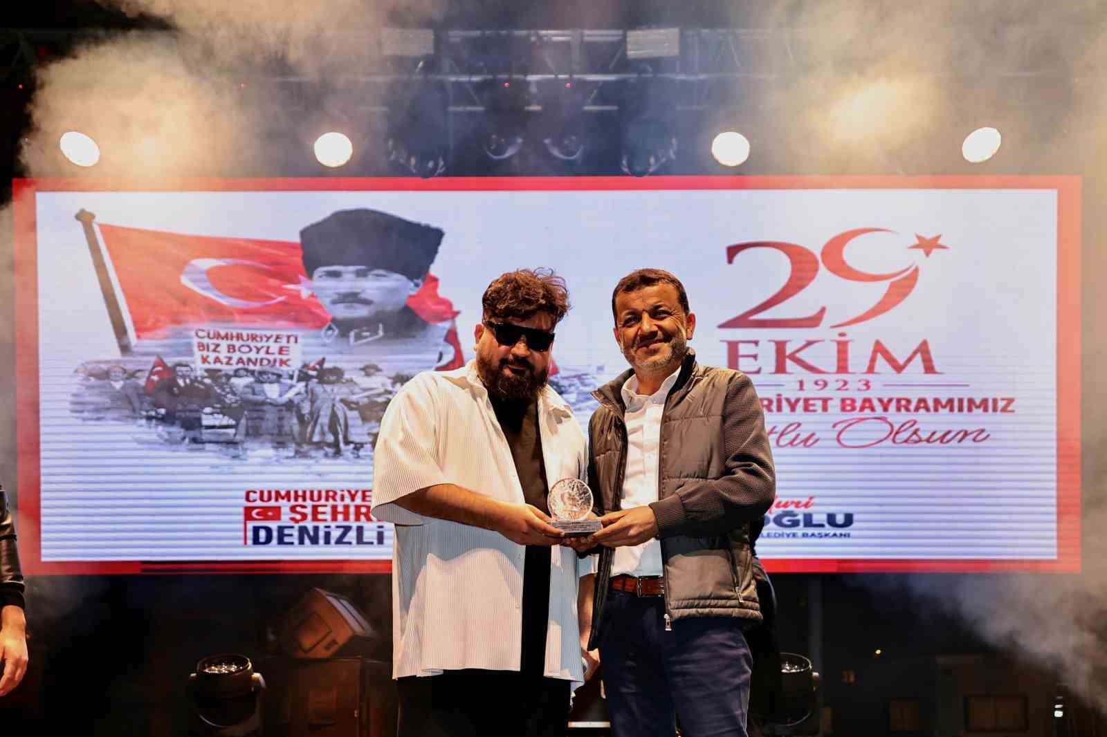 Denizli halkı unutulmaz bir bayram yaşıyor
