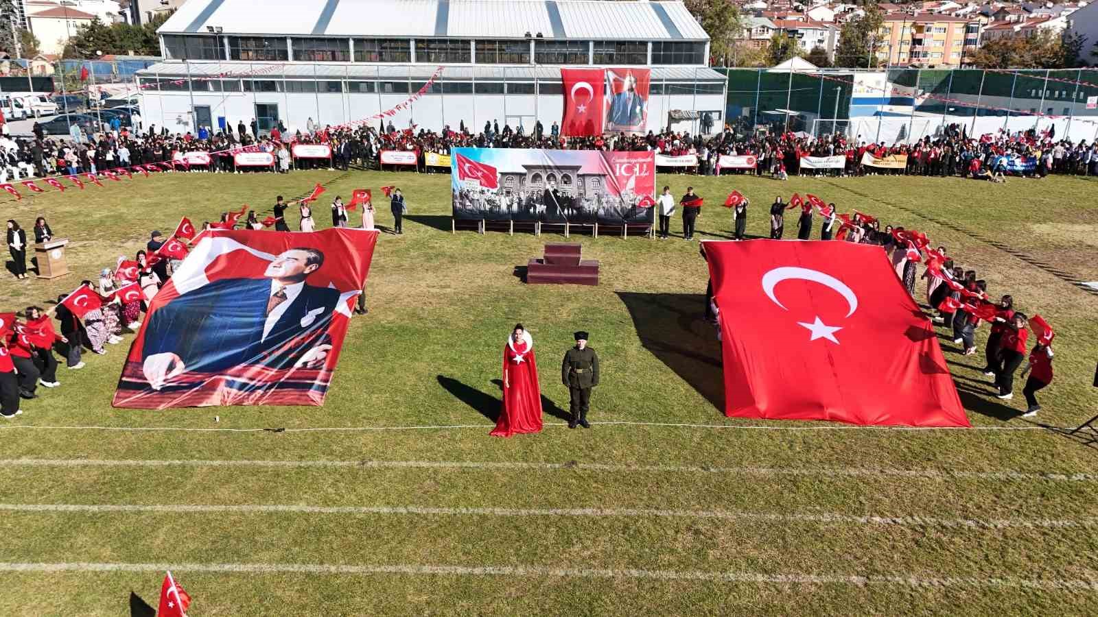 29 Ekim Cumhuriyet Bayramı, Bozüyük’te törenle kutlandı
