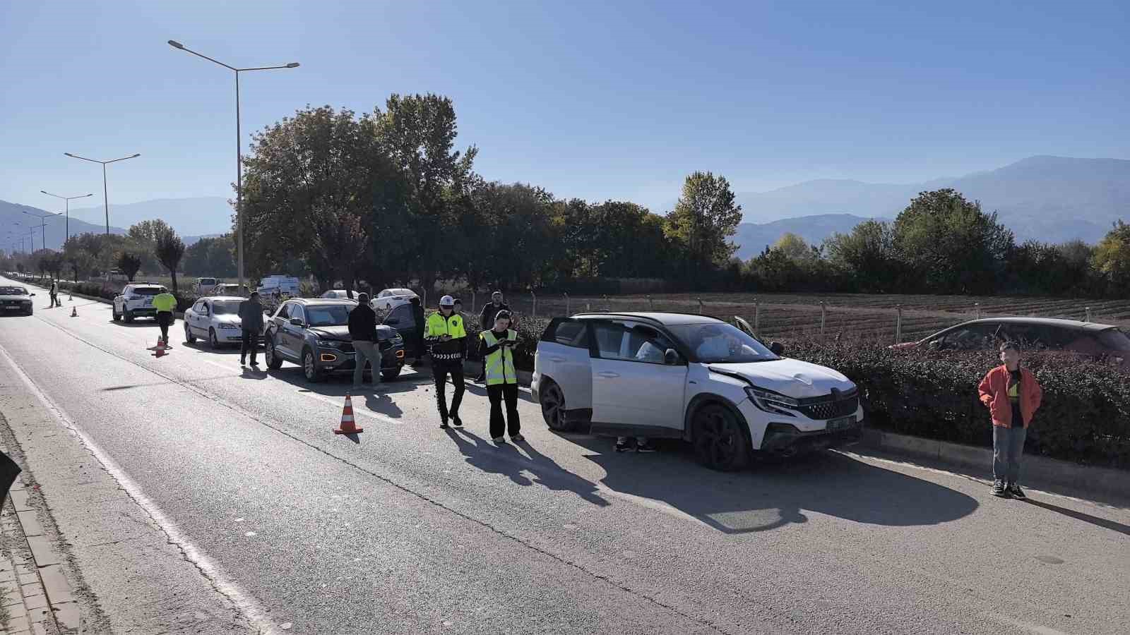 Bursa’da zincirleme kaza: 6 yaralı
