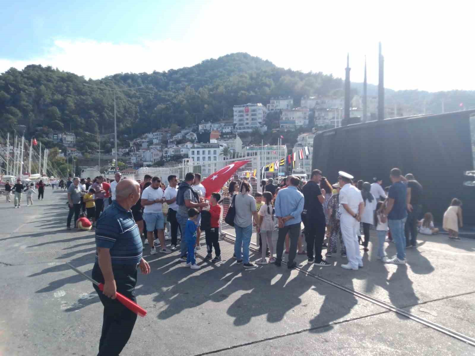 Fethiye’de Burakreis Denizaltısı Ve Sahil Güvenlik Botu ziyarete açıldı
