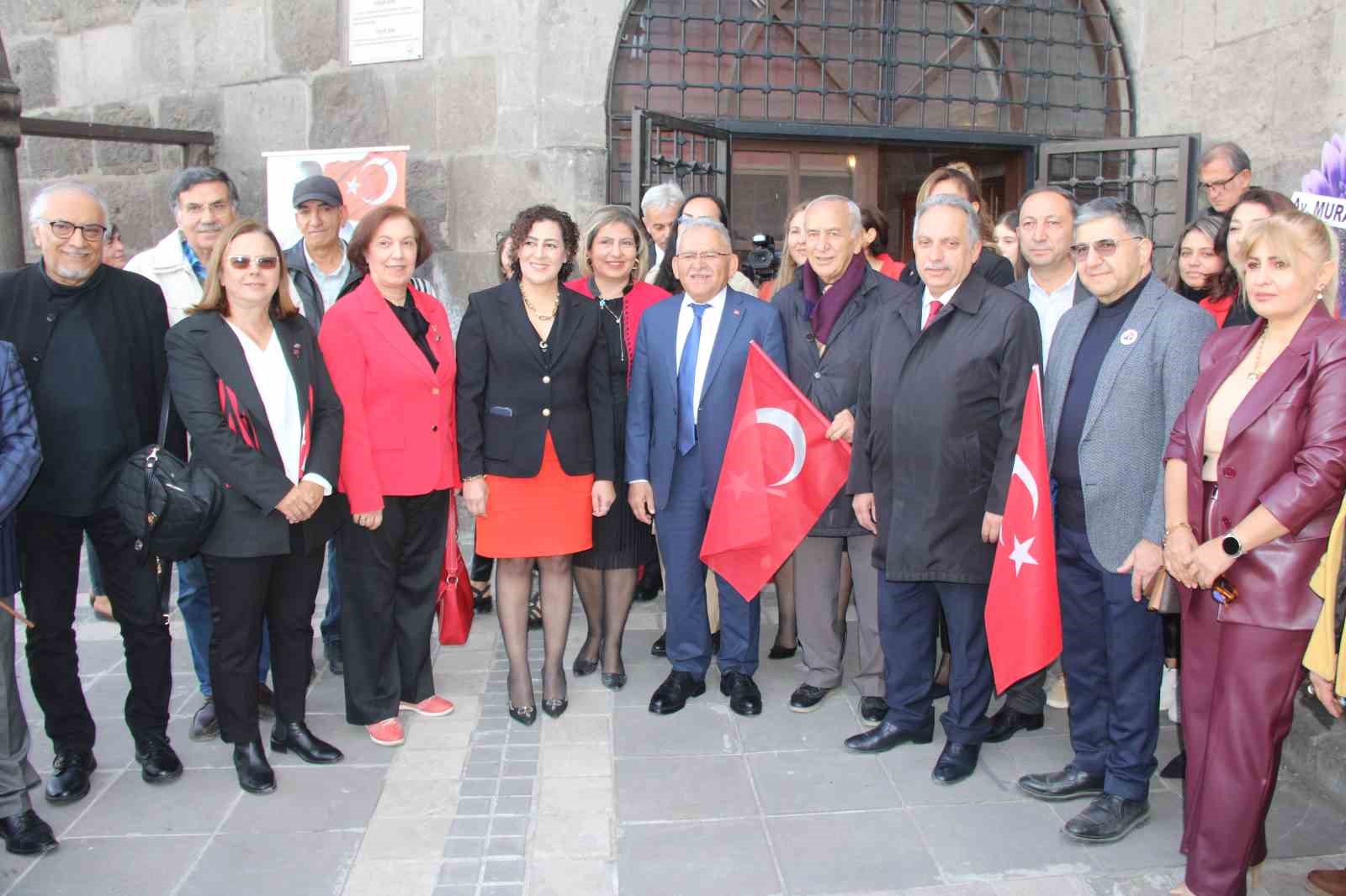 Kayserili Lider İş Kadınları’ndan cumhuriyete özel sergi
