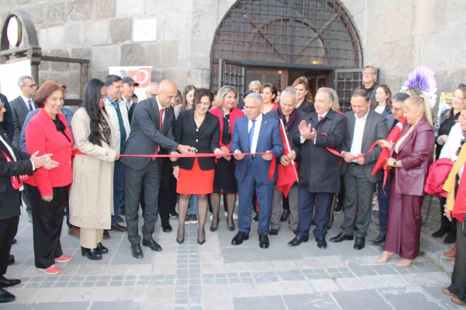 Kayserili Lider İş Kadınları’ndan cumhuriyete özel sergi
