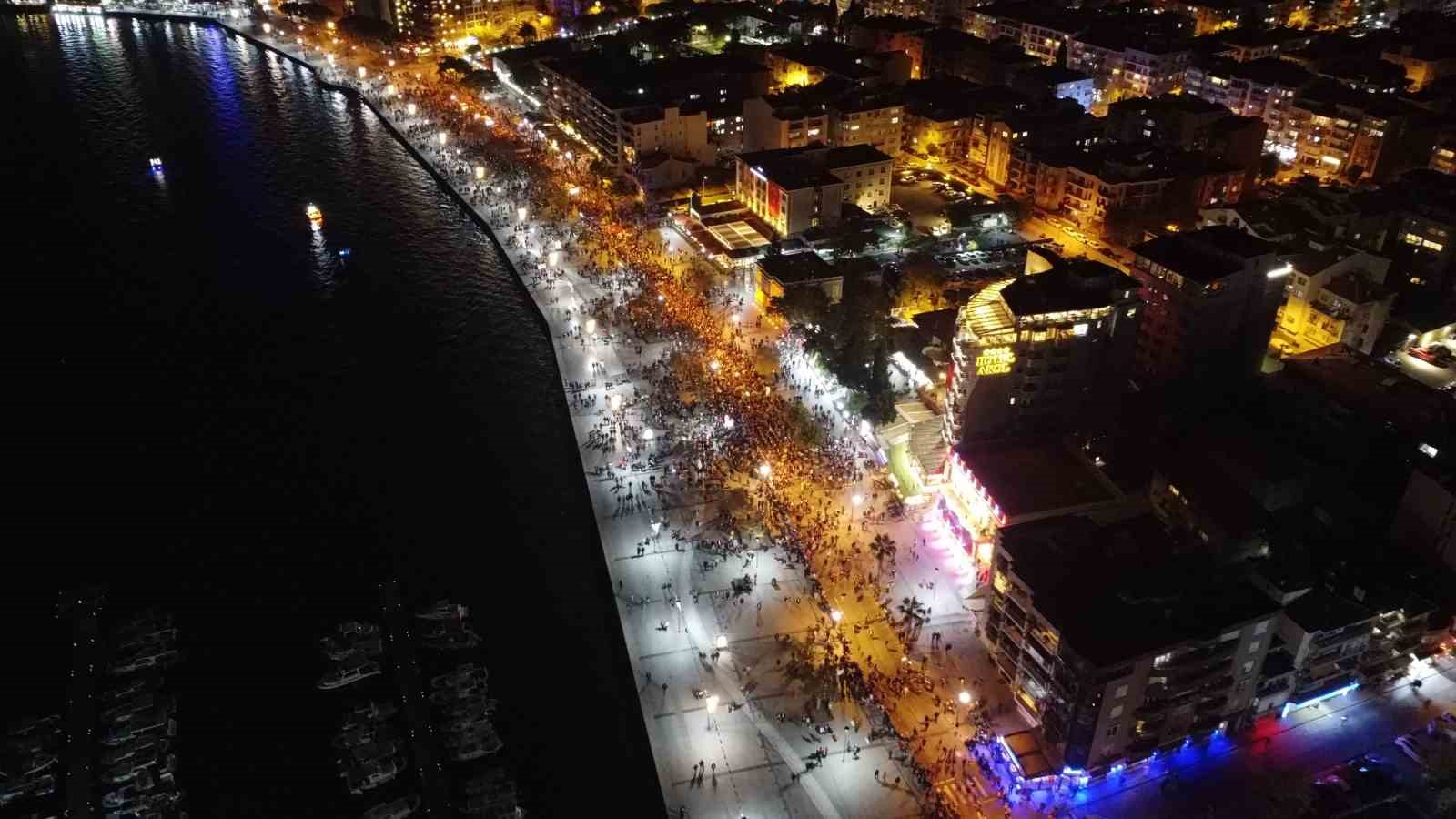 Çanakkale’de meşaleler Cumhuriyet için yandı
