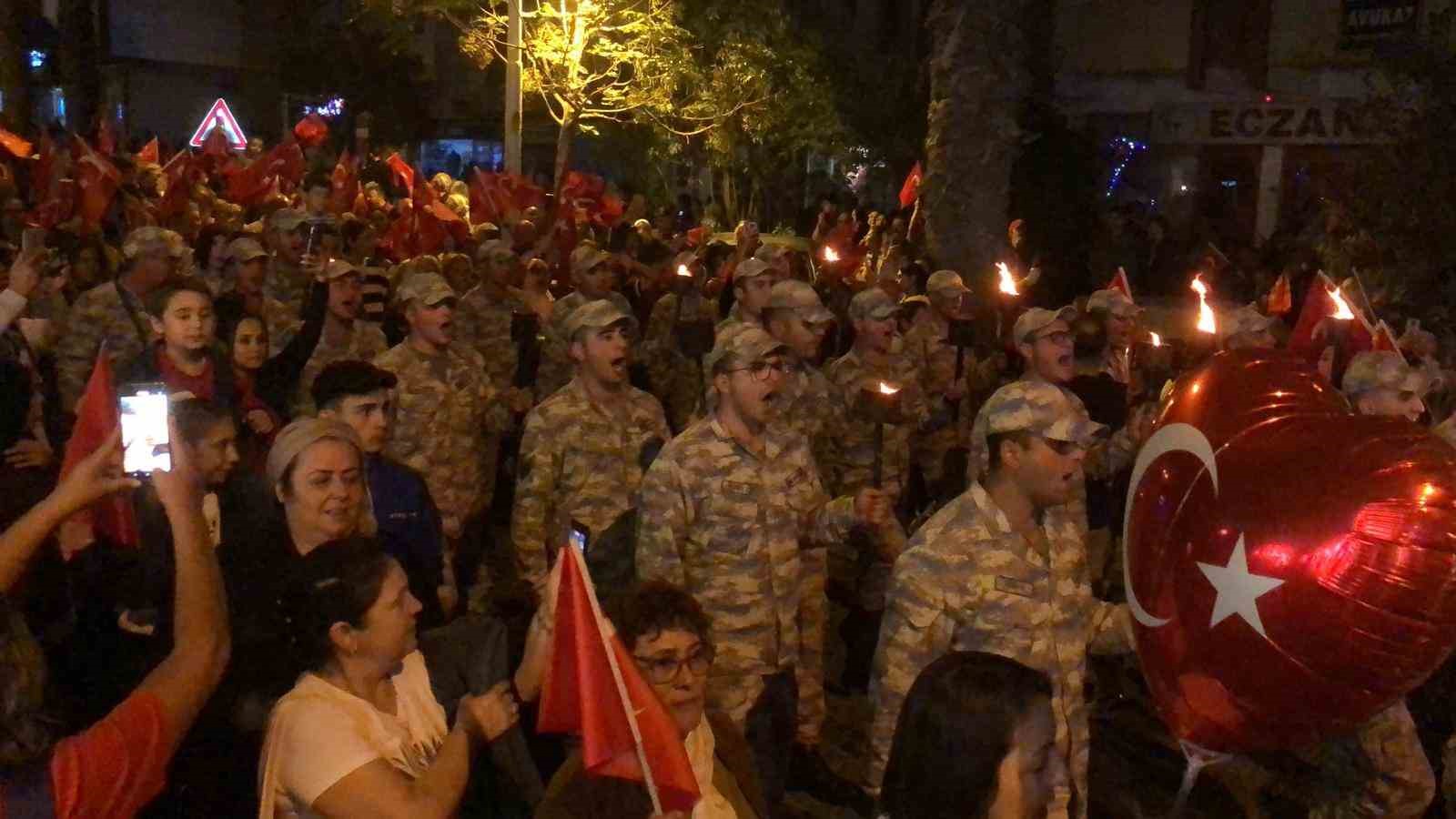 Datça’da ’Cumhuriyet’ coşkusu fener alayı ile taçlandı
