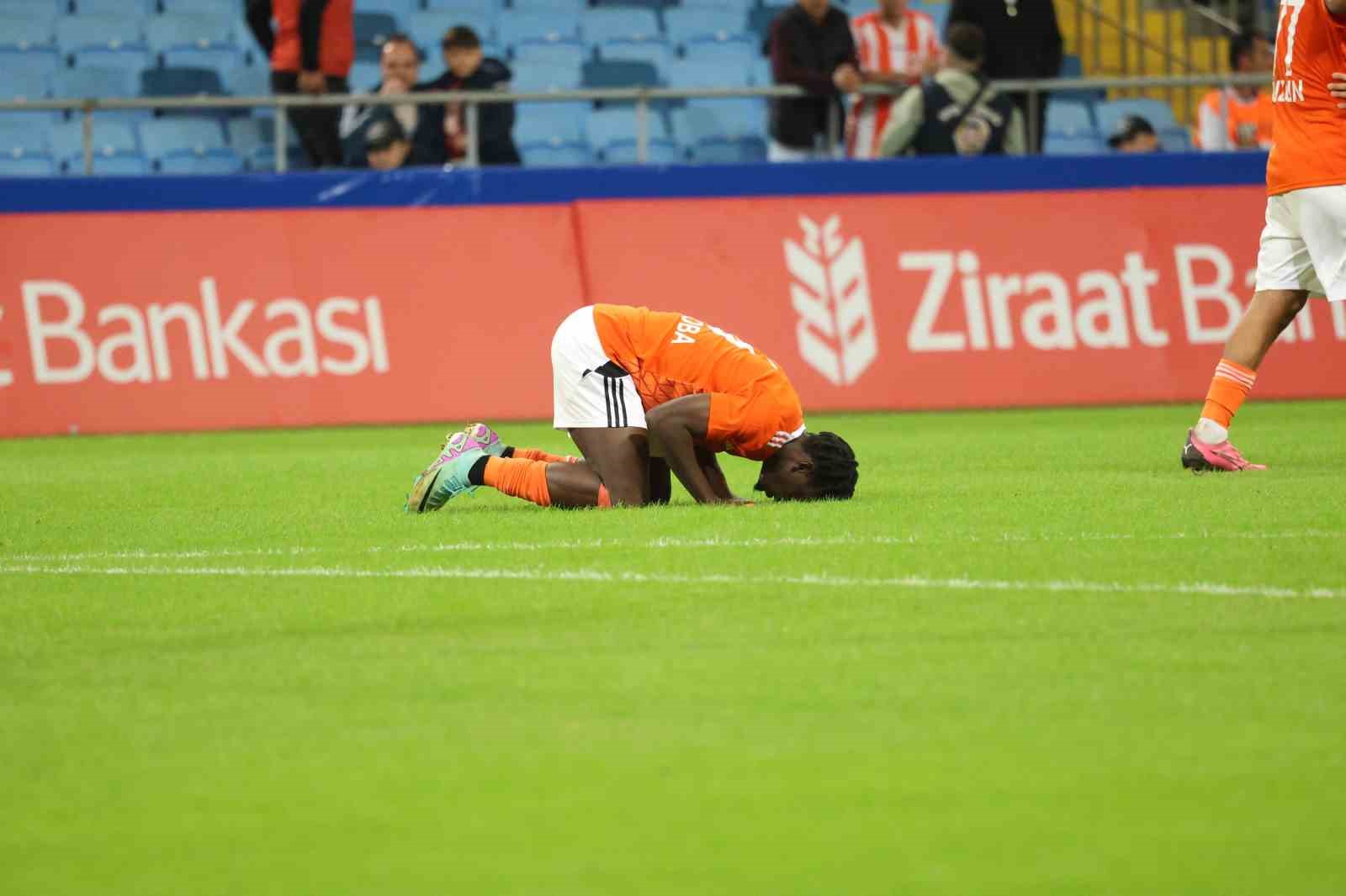 Ziraat Türkiye Kupası: Adanaspor: 1 - Çorluspor 1947: 2
