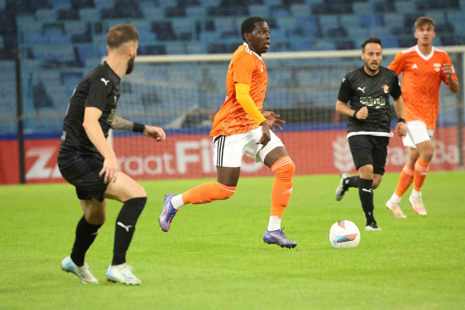 Ziraat Türkiye Kupası: Adanaspor: 1 - Çorluspor 1947: 2
