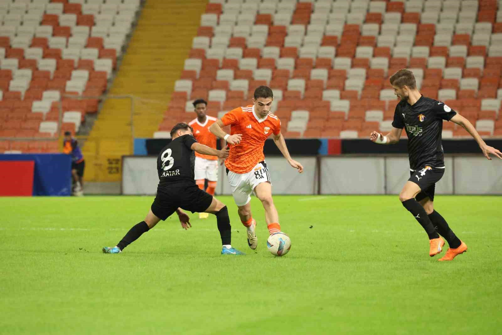 Ziraat Türkiye Kupası: Adanaspor: 1 - Çorluspor 1947: 2
