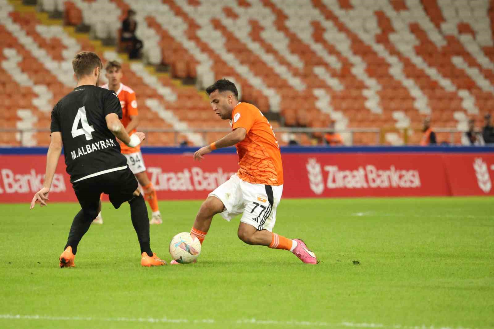 Ziraat Türkiye Kupası: Adanaspor: 1 - Çorluspor 1947: 2
