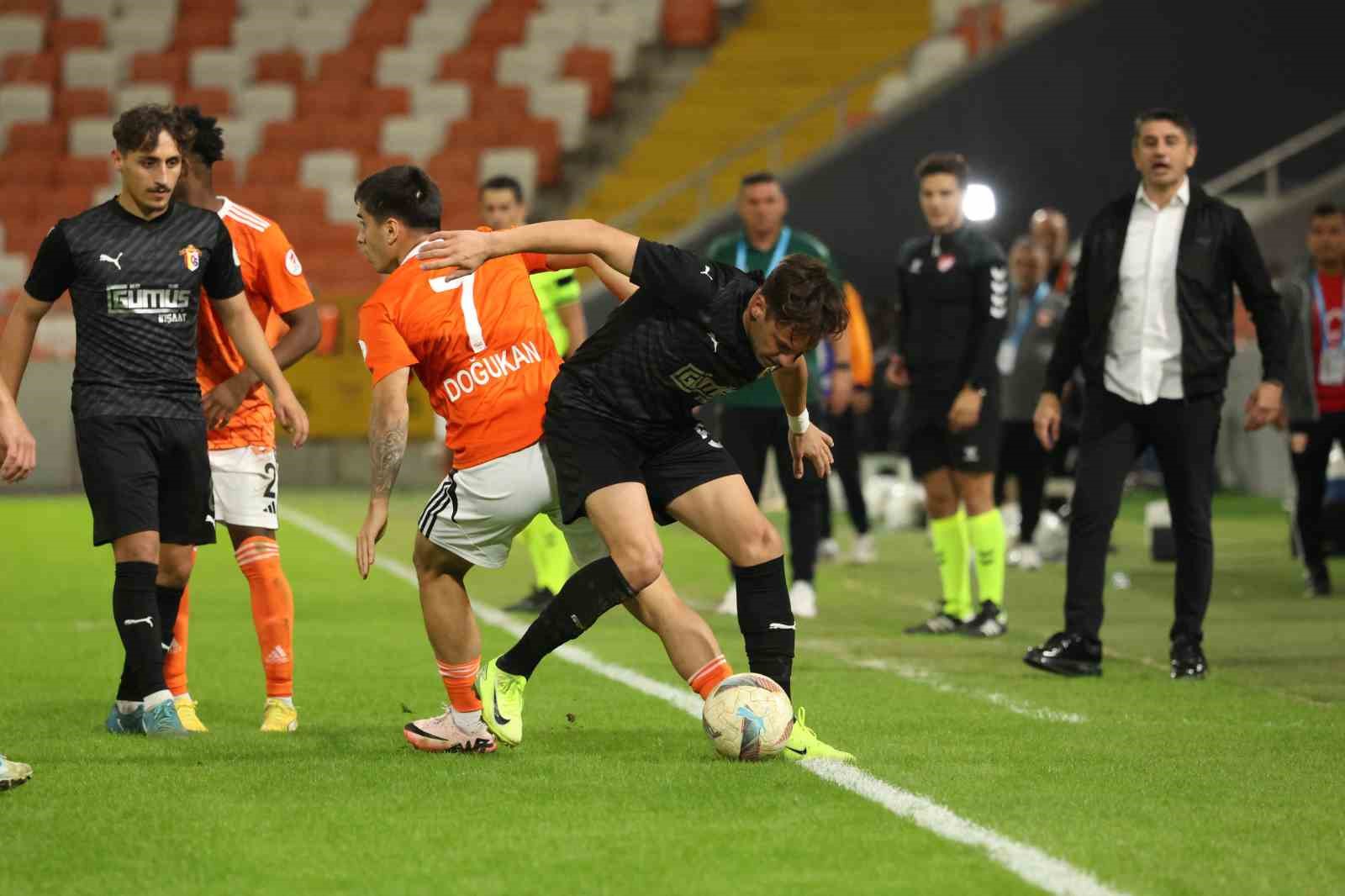 Ziraat Türkiye Kupası: Adanaspor: 1 - Çorluspor 1947: 2
