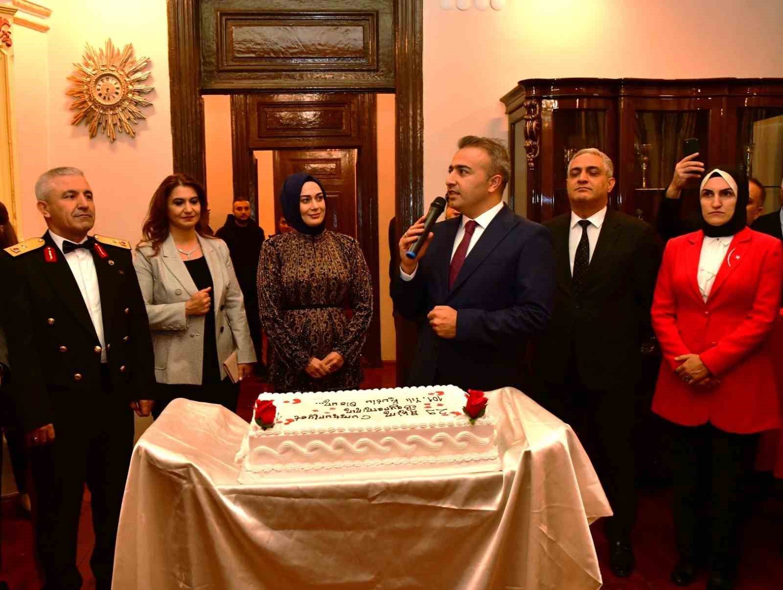 Ardahan’da Cumhuriyet Bayramı kabul töreni düzenlendi
