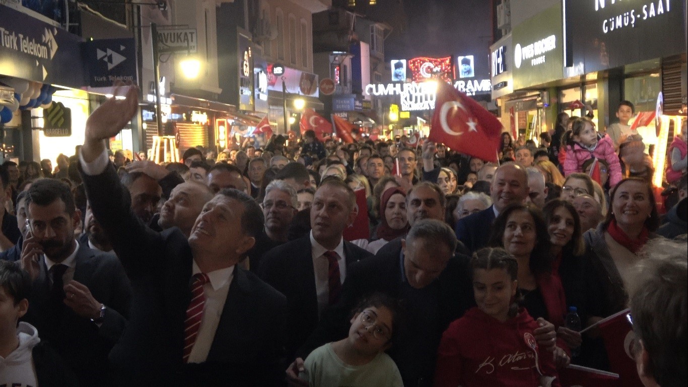 Halk bandosu ilk gösterisini Fener Alayı’nda sergiledi
