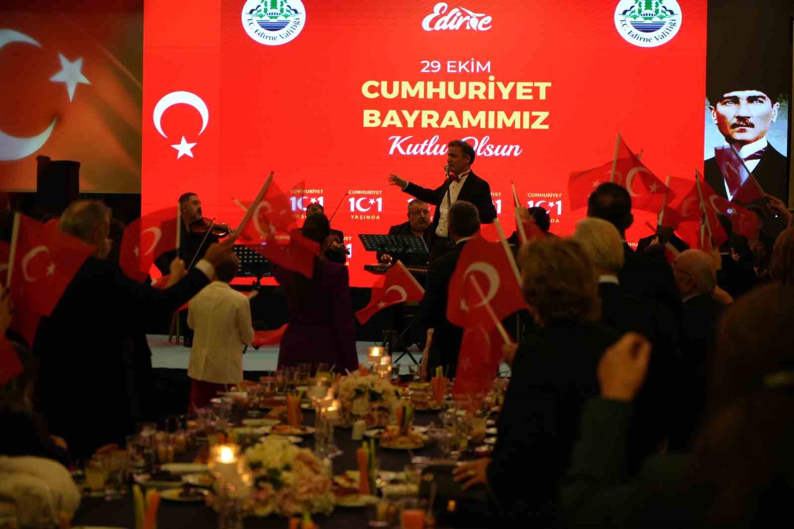 Cumhuriyet’in 101. yılına coşkulu kutlama
