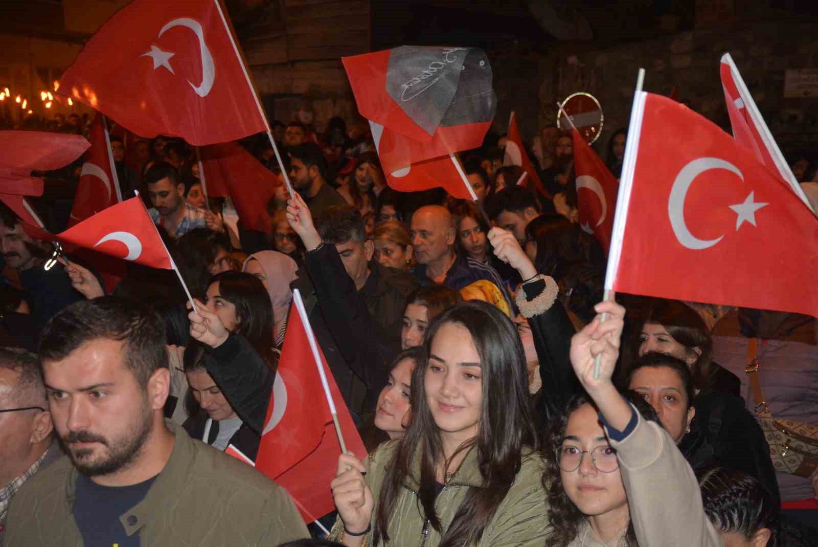 Sinop’ta fener alayı
