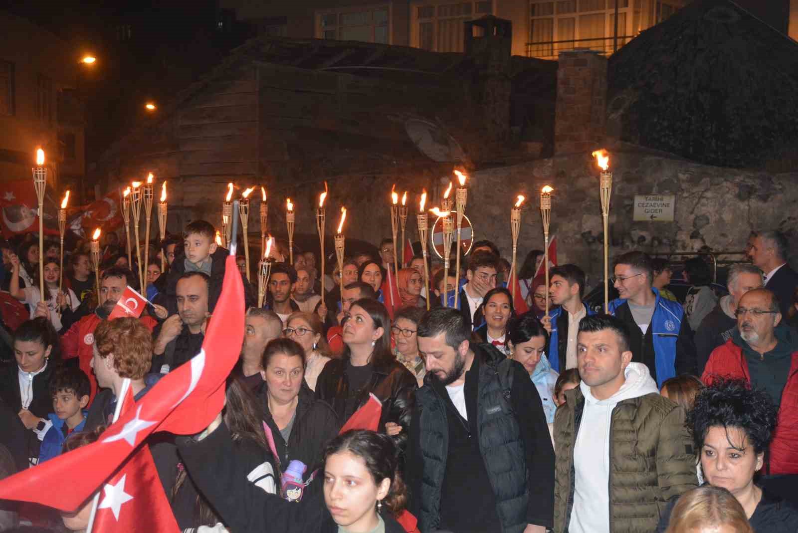 Sinop’ta fener alayı
