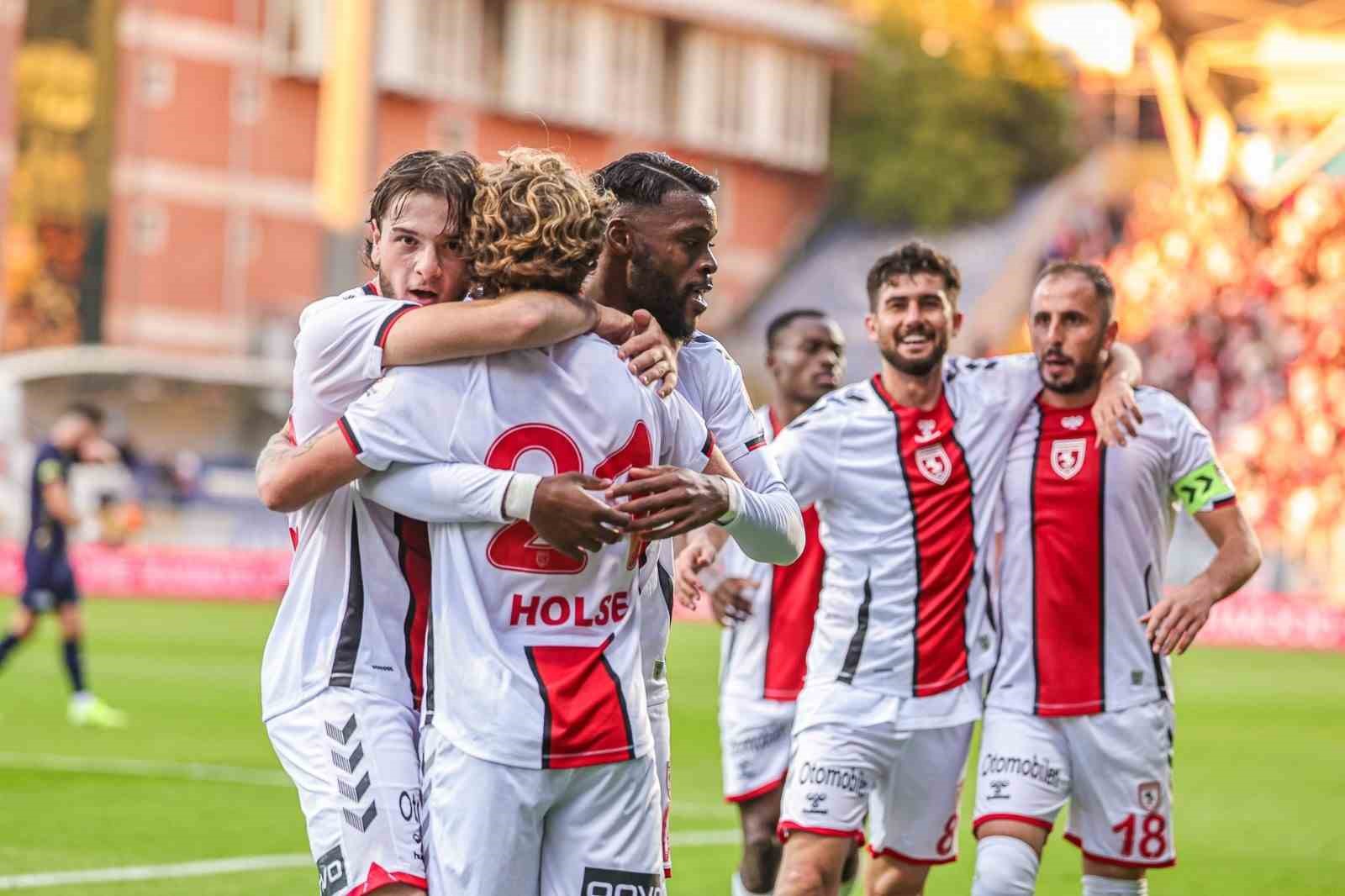 Samsunspor deplasman karnesiyle dünya devlerini geride bıraktı
