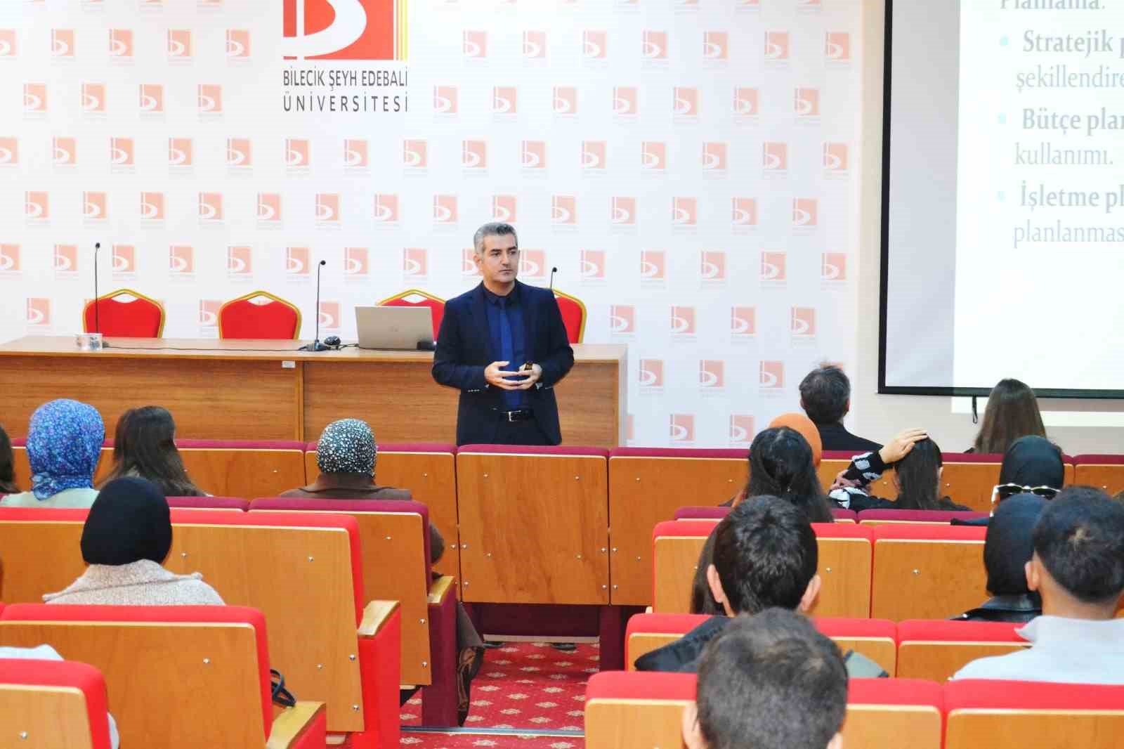 Bilecik’te ‘Sağlık Kurumlarında Yönetimsel Süreçler Semineri’  düzenlendi
