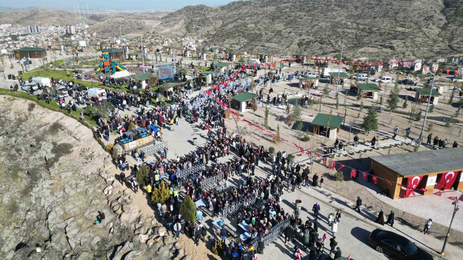 Kahveci dağı konaklamalı orman parkı muhteşem bir törenle açıldı
