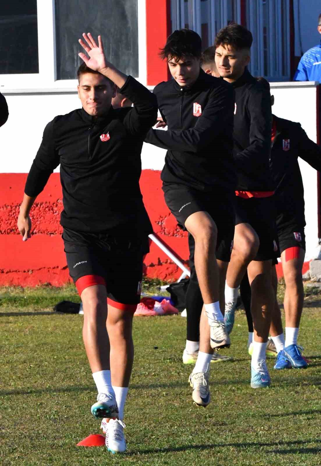 Balıkesirspor, Etimesgut Belediyespor maçı hazırlıklarına başladı
