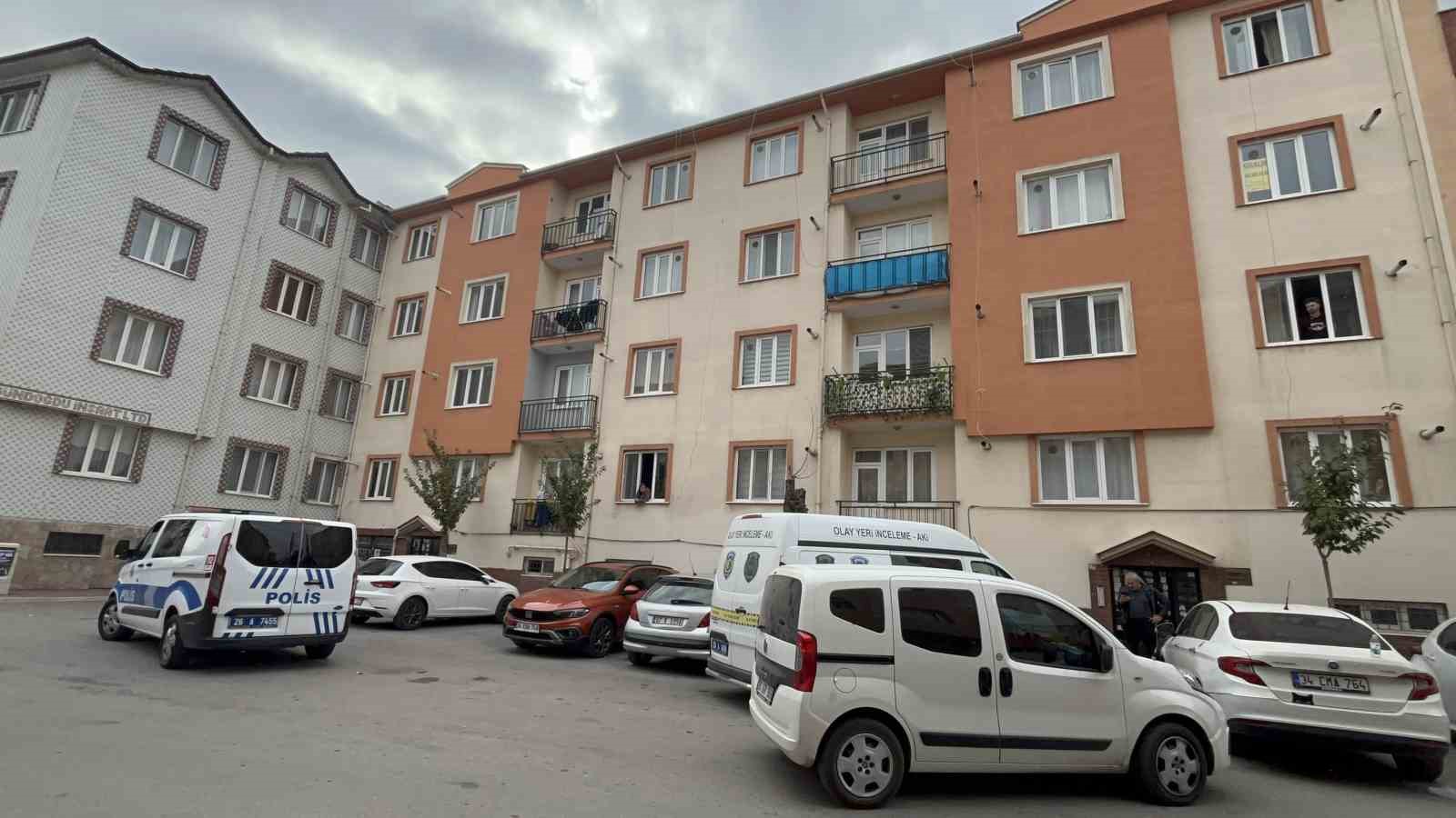 Arkadaşlar arasındaki tartışma kanlı bitti: 1 kişi hayatını kaybetti
