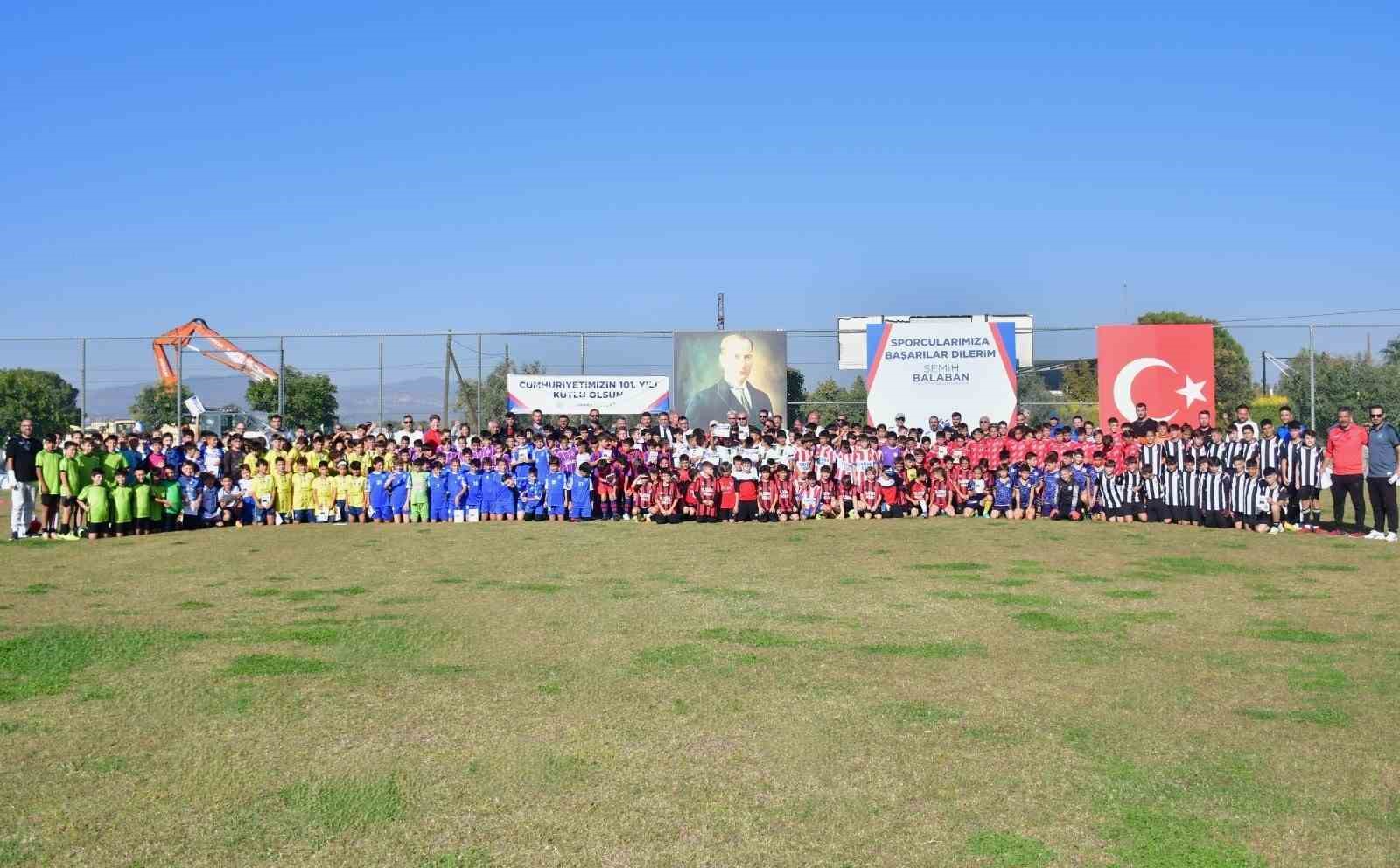 Yunusemre’de 29 Ekim Futbol Turnuvası tamamlandı
