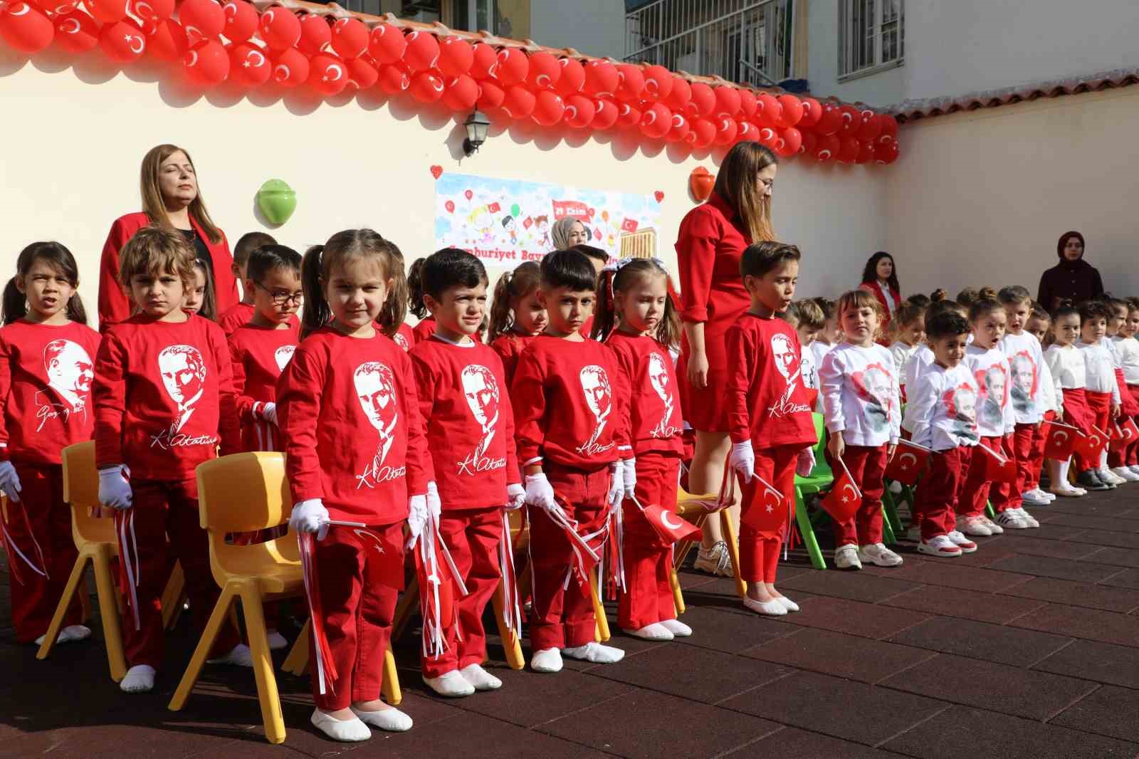 Şehzadeler’in miniklerinde cumhuriyet heyecanı
