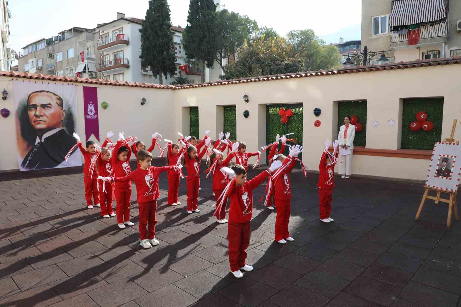 Şehzadeler’in miniklerinde cumhuriyet heyecanı
