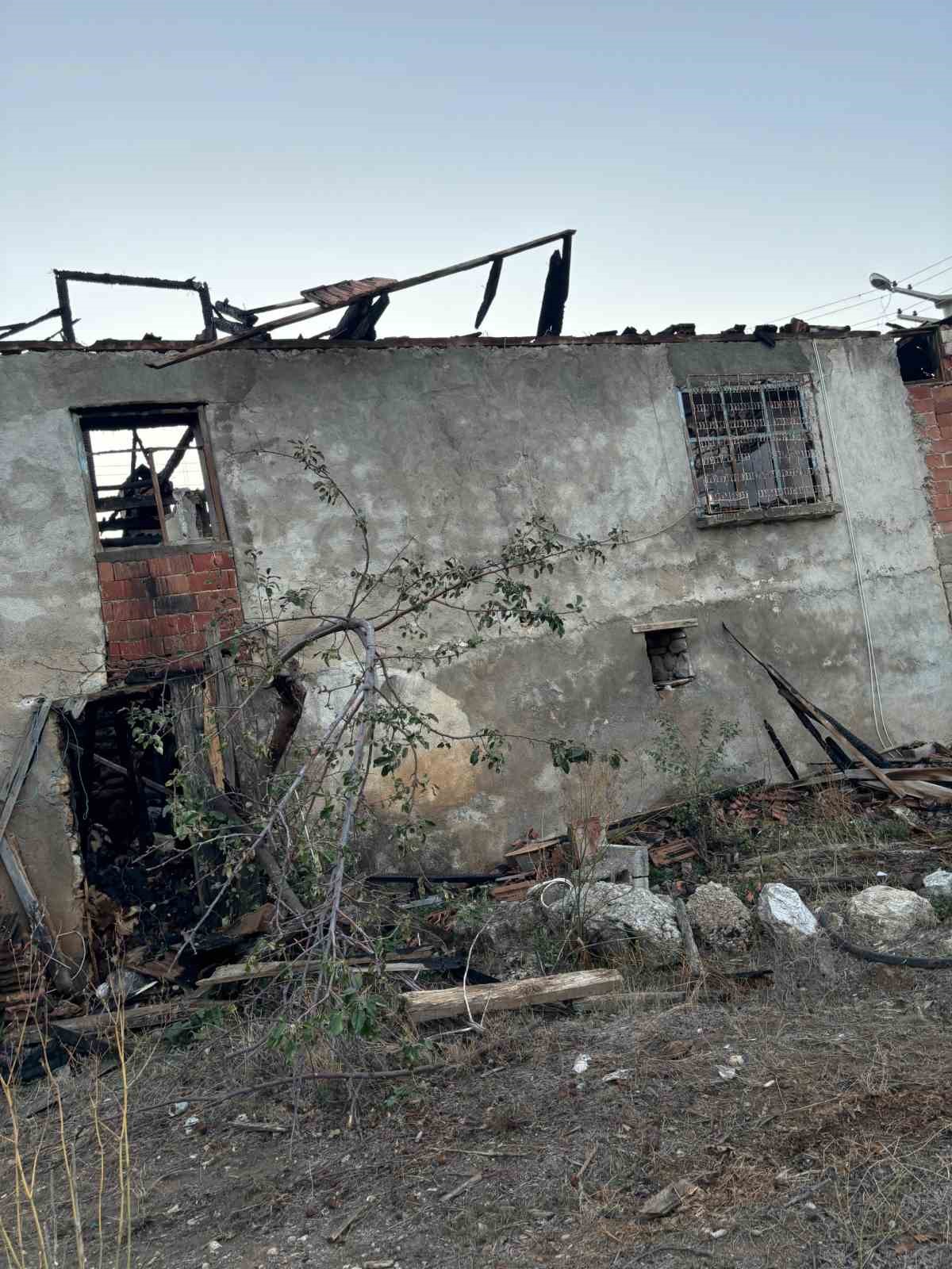 Burdur’da yanarak can veren adamın cenazesini kardeşi teslim aldı
