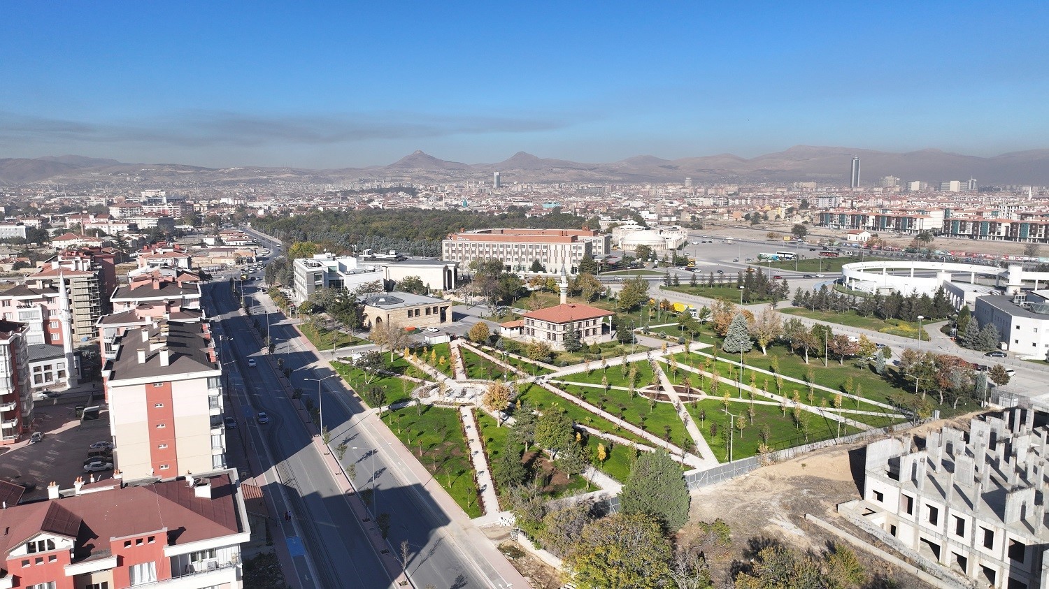 Karatay’ın çehresini değiştiren projeler sürüyor
