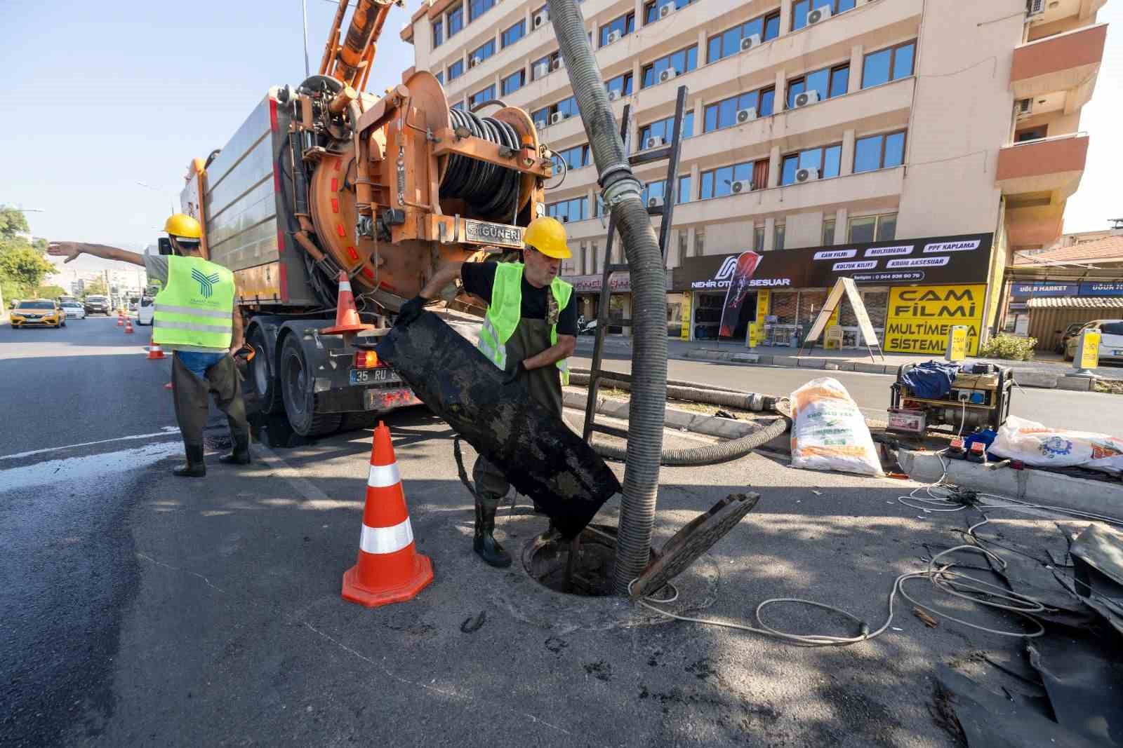 Büyük Kanal’da temizlik harekâtı
