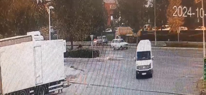 Yola dökülen yağı fark etmeyen motosiklet sürücüsü ölümden döndü
