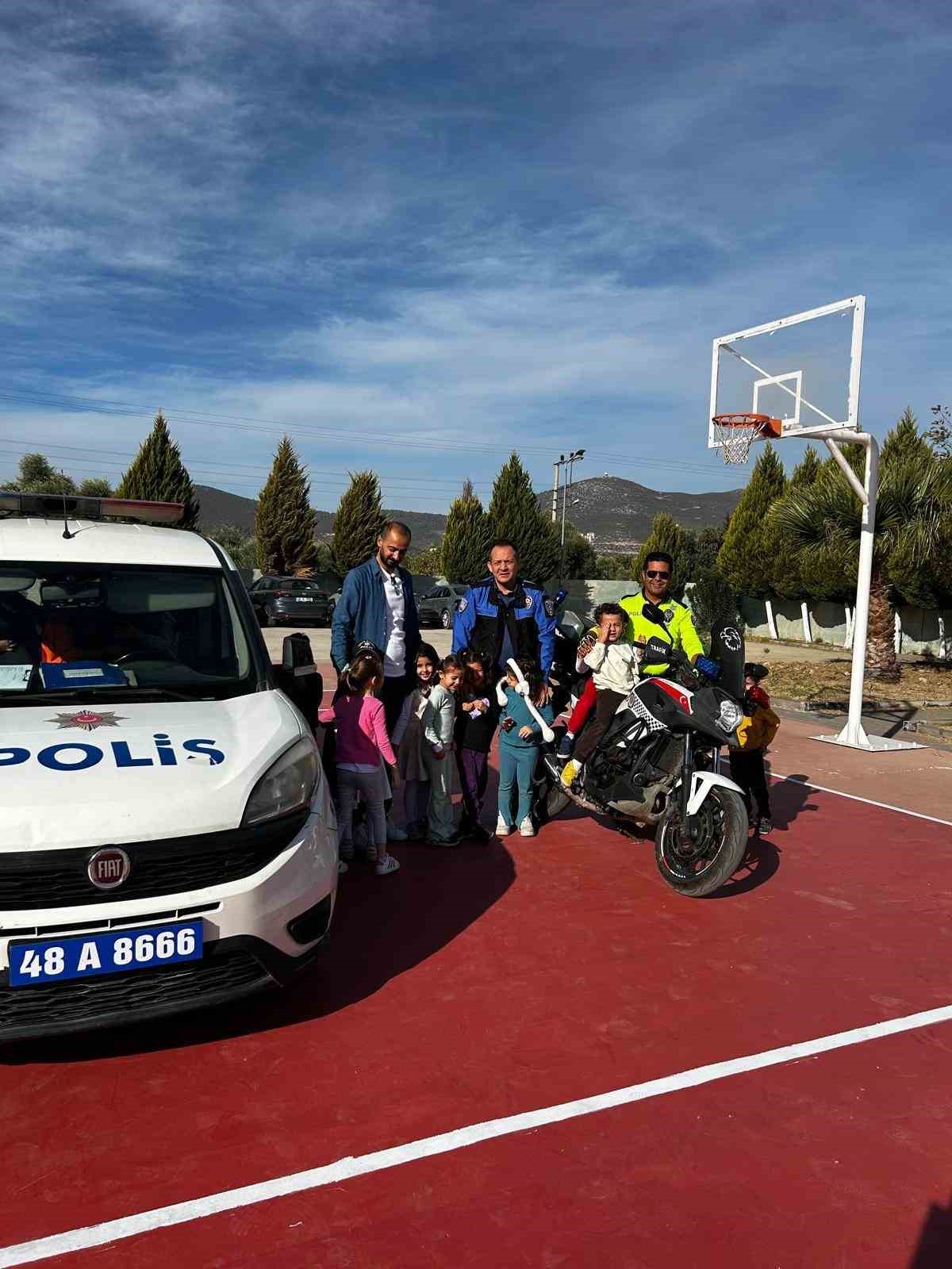 Milas’ta miniklere polislik mesleği tanıtıldı
