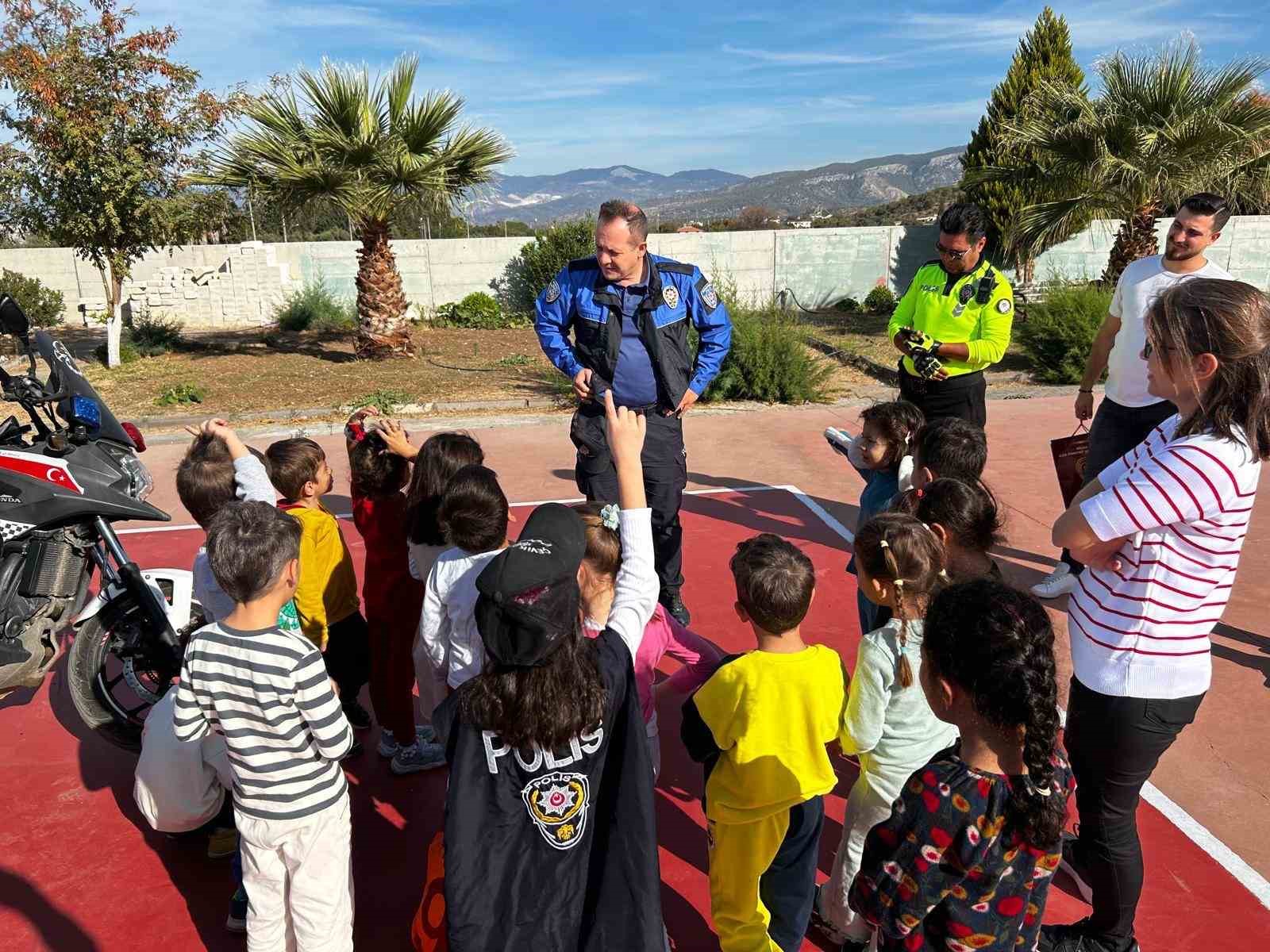 Milas’ta miniklere polislik mesleği tanıtıldı
