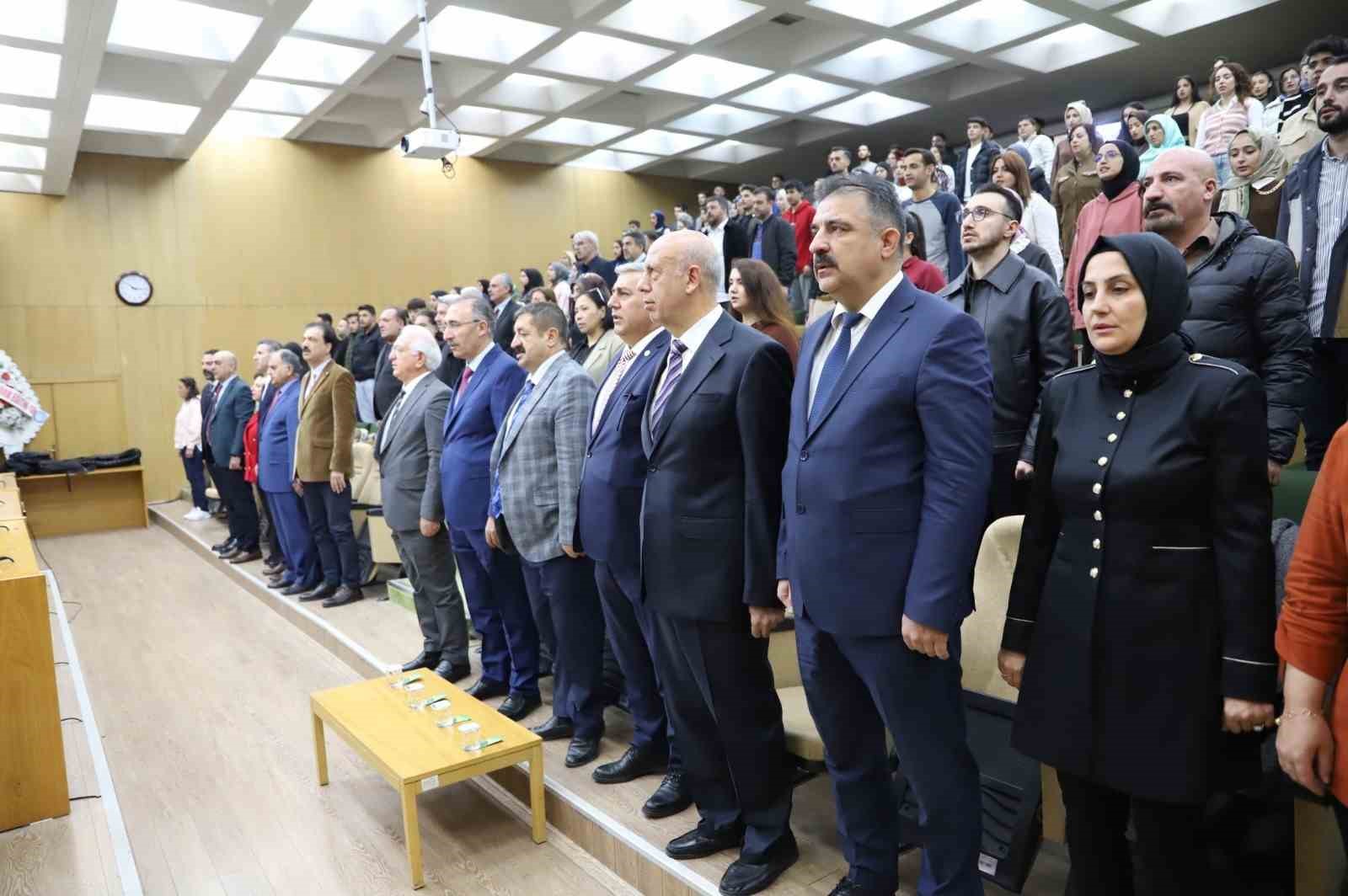 FÜ’de Cumhuriyet Bayramı nedeniyle konferans düzenlendi
