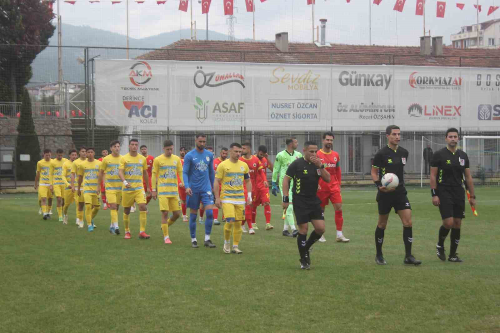 Ziraat Türkiye Kupası: Belediye Derincespor: 0 - Tire 2021 FK: 1
