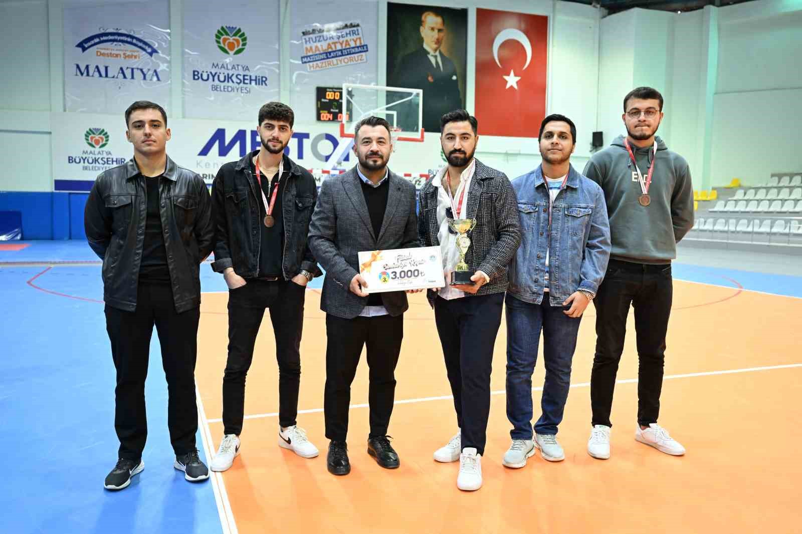 Taşkın: ”Gençler için sportif ve kültürel etkinliklerimiz sürecek”
