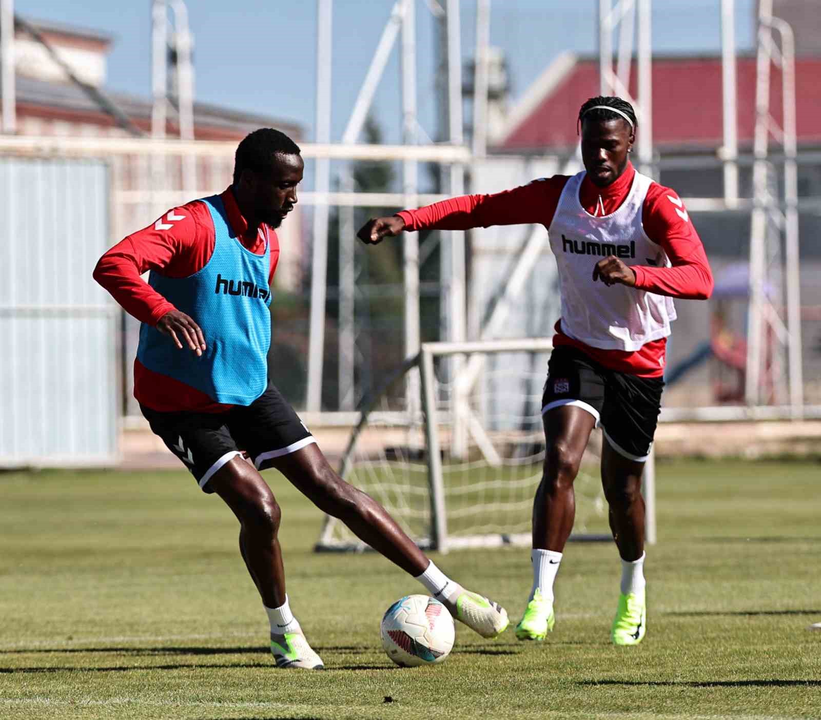 Sivasspor, Çaykur Rizespor maçı hazırlıklarını sürdürdü
