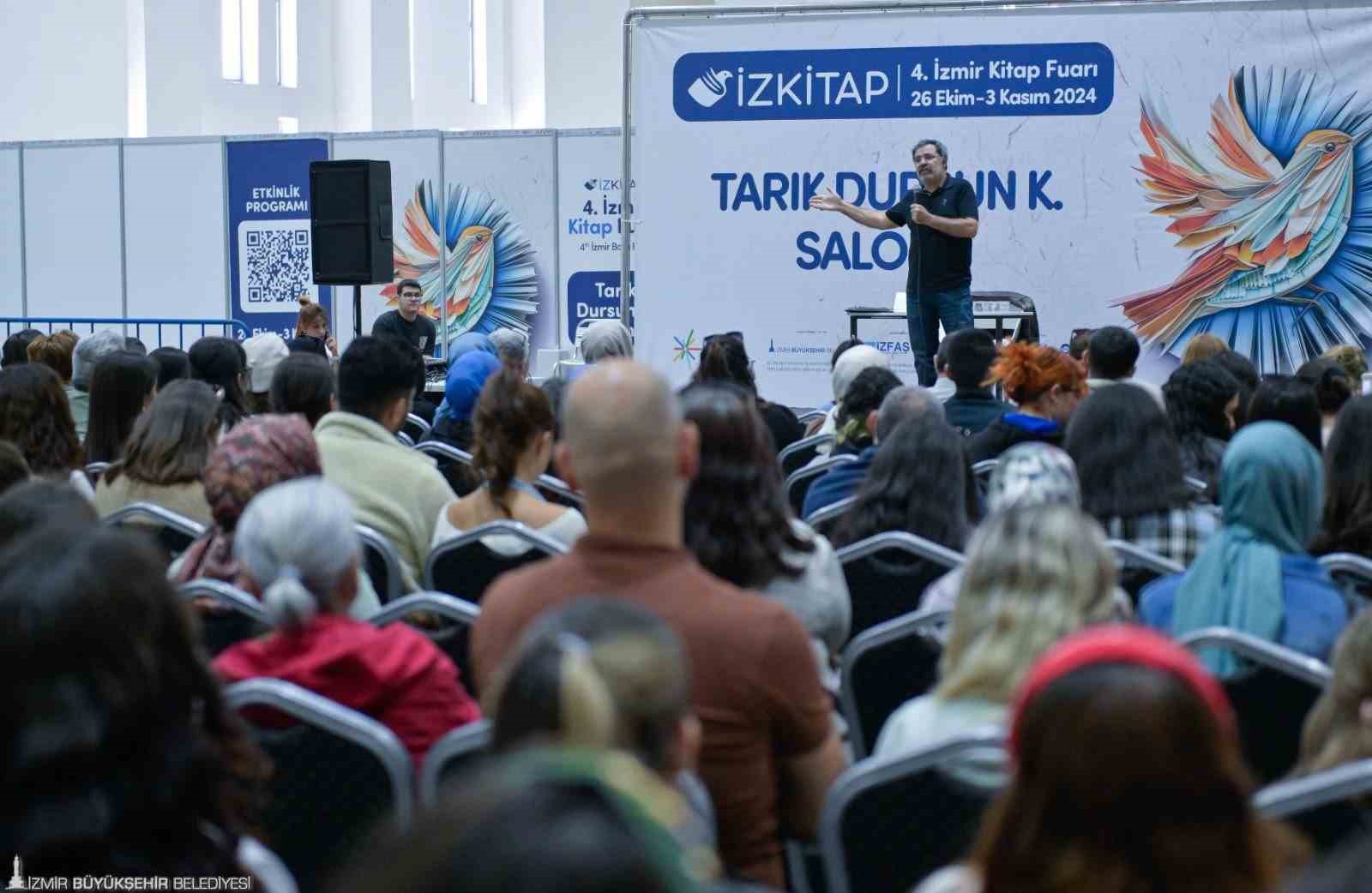 İZKİTAP okurları yazarlarla buluşturmaya devam ediyor
