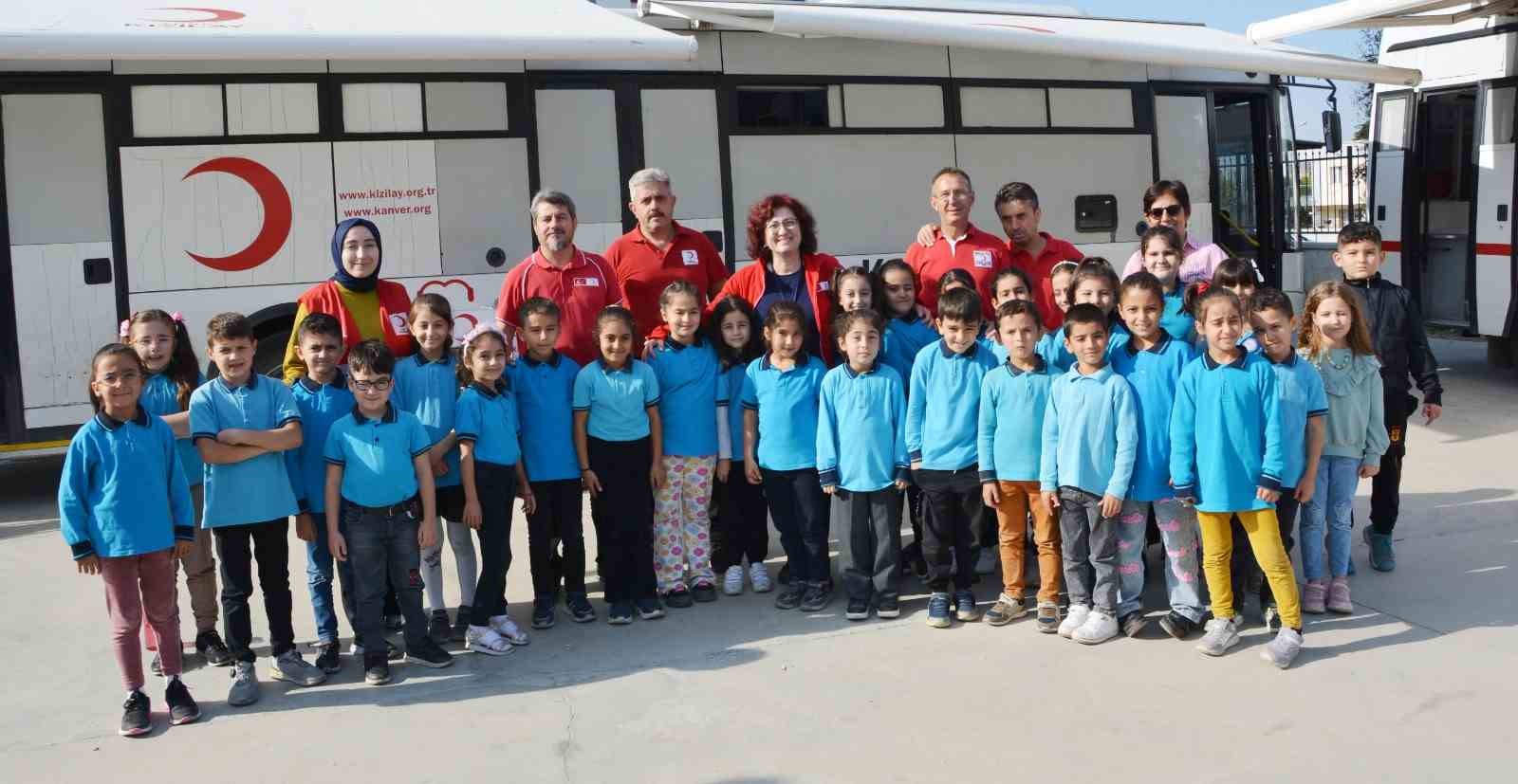 Öğrenci velileri kan bağışında bulundu
