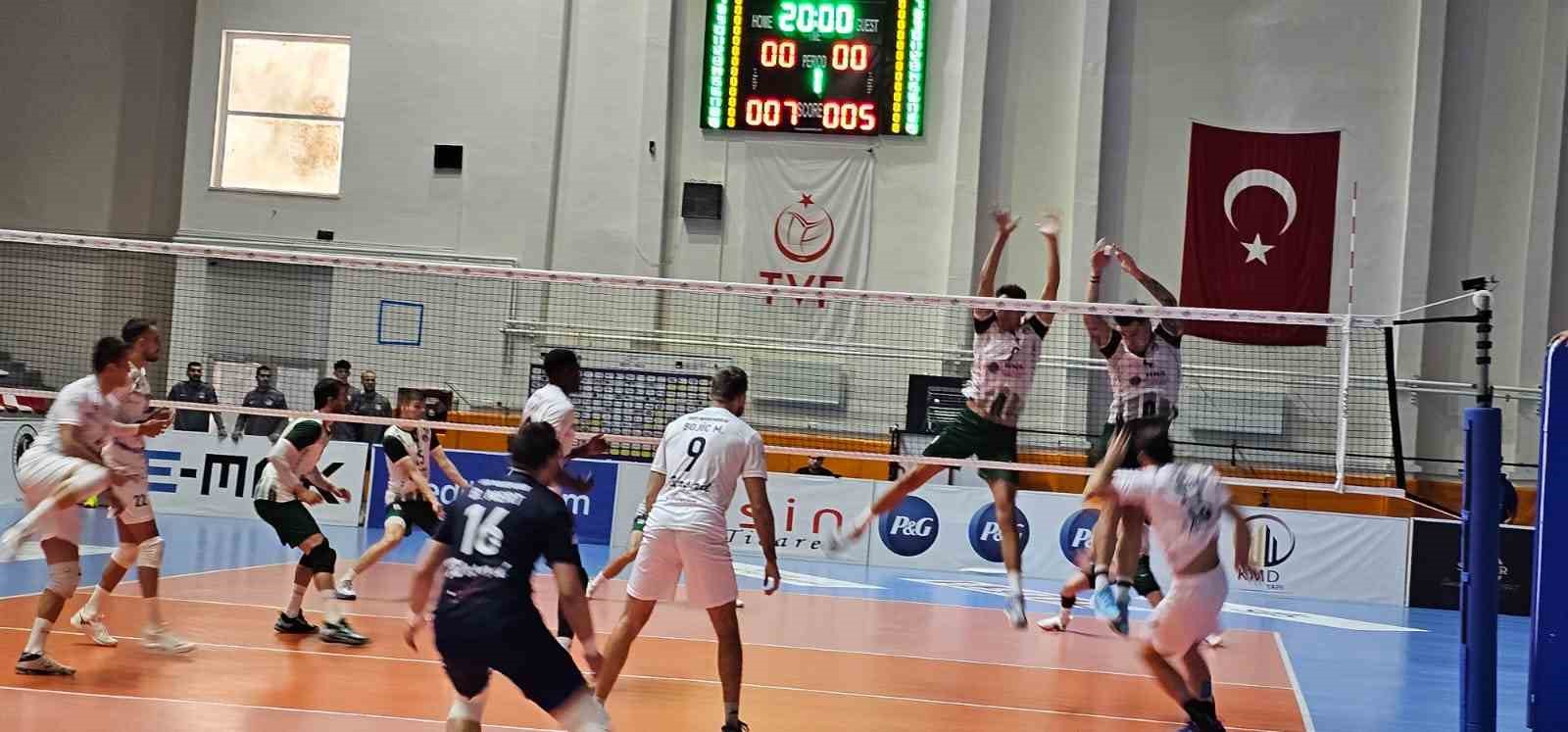 Efeler Ligi: TÜRŞAD: 3 - Akkuş Belediyespor: 3
