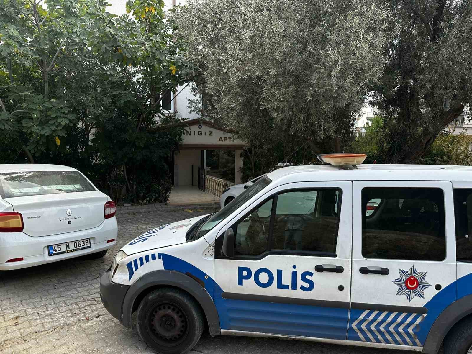 Kuşadası’nda bir kişi evinde ölü bulundu
