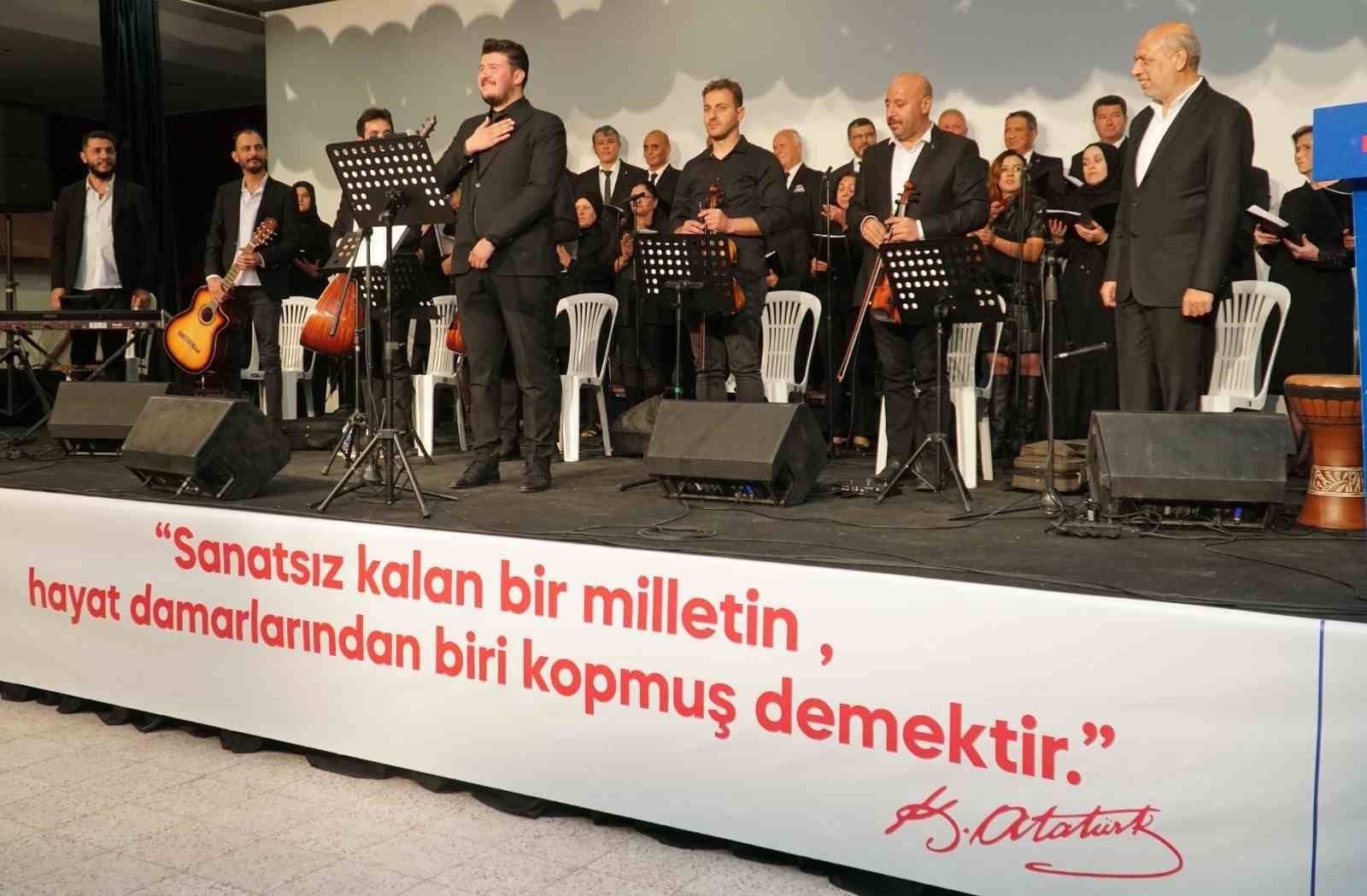 Sındırgı Türk Müziği Topluluğu konser verdi
