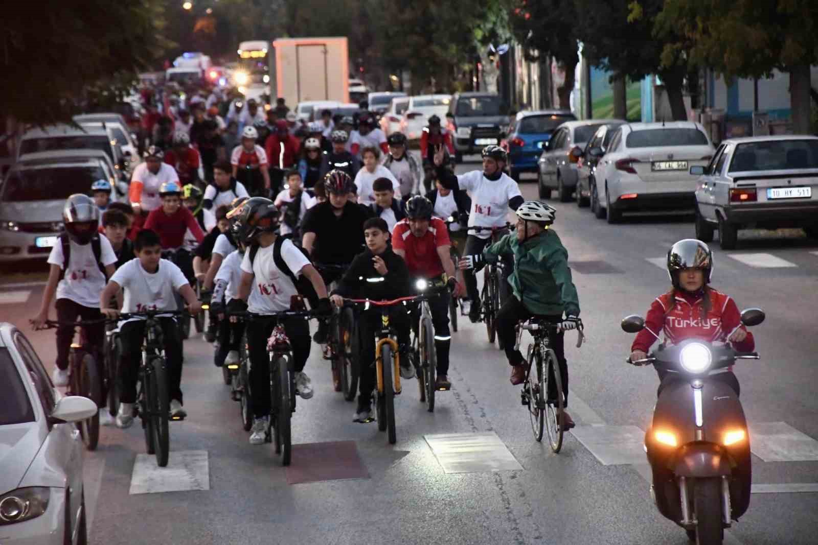 12 Kilometrelik Parkurda Cumhuriyet Coşkusu
