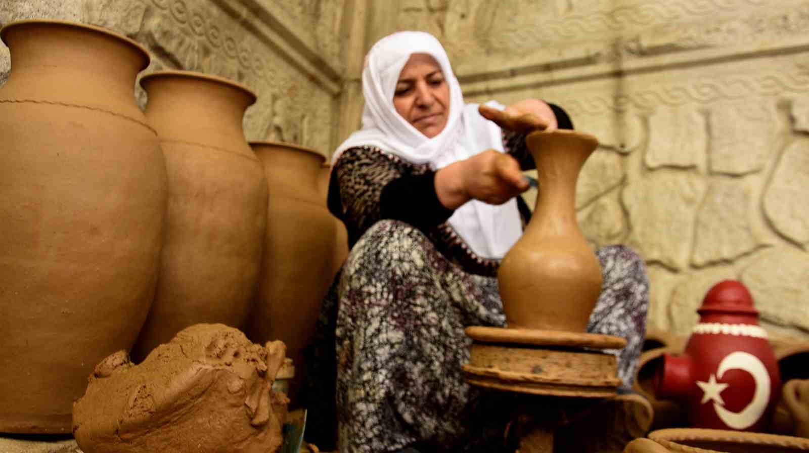 Bitlis’te asırlık çanak çömlek geleneği sürüyor
