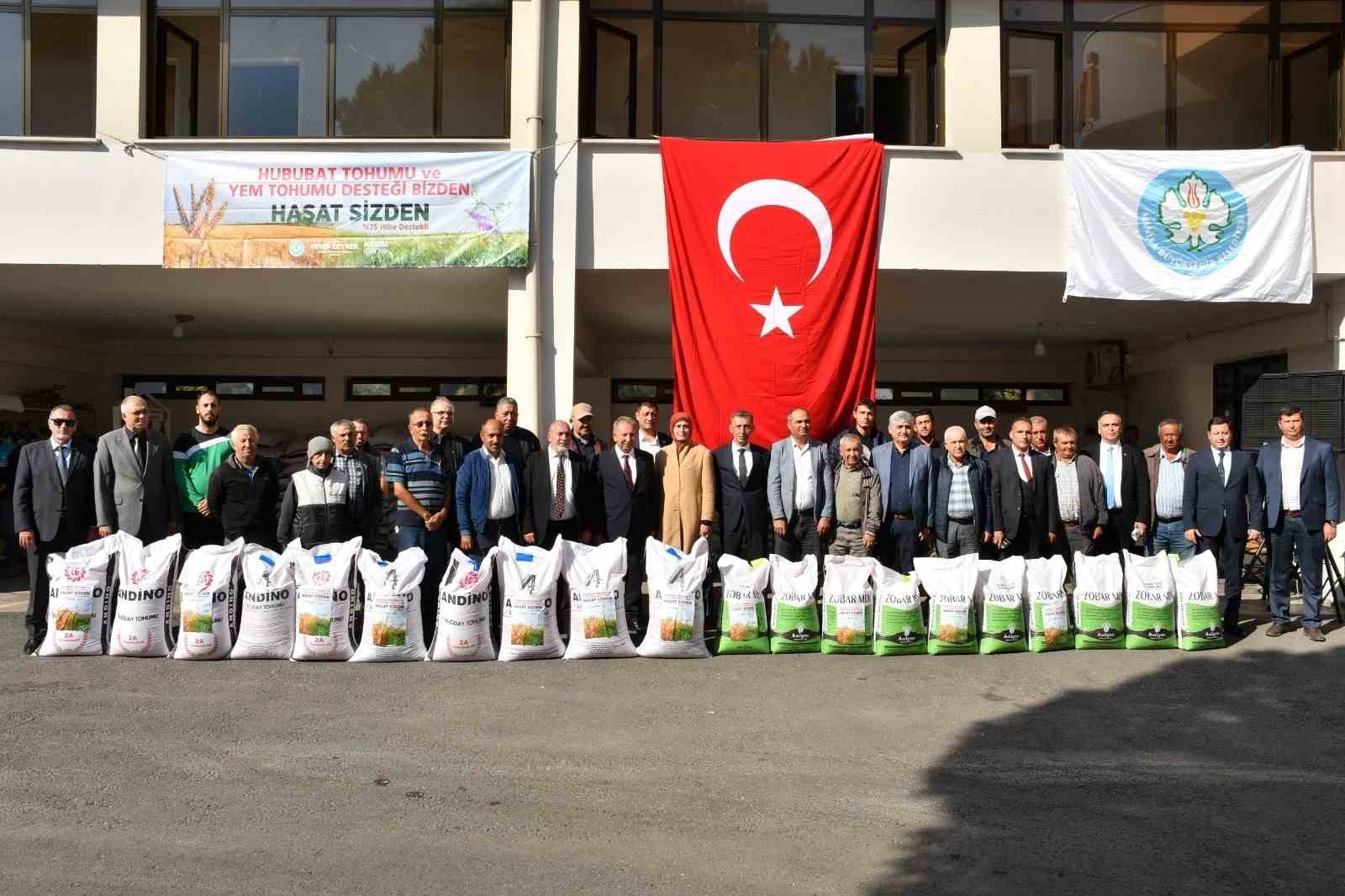 Manisa Büyükşehir’in tohum desteği devam ediyor
