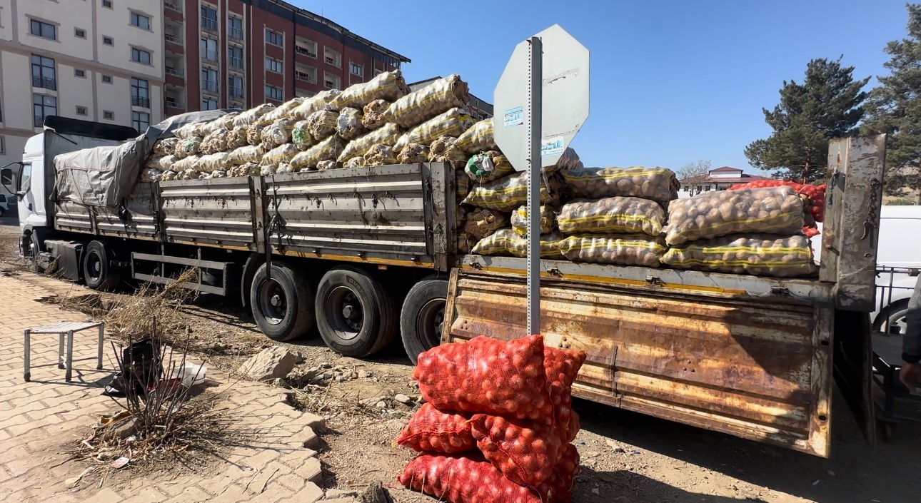 Yüksekova’da patates satışları başladı
