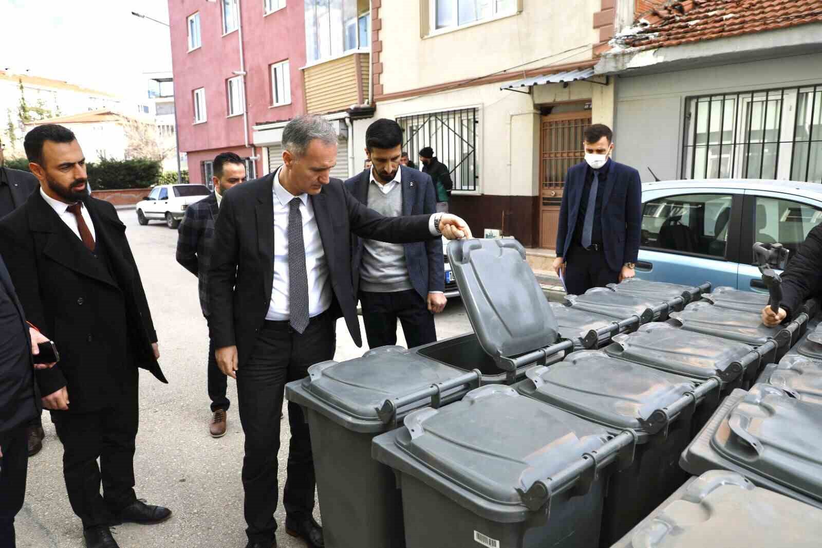 İnegöl belediyesi, geri dönüşümle 128 bin ağacın kesilmesini önledi
