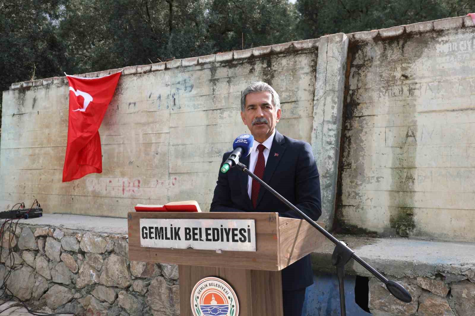 Gemlik Belediyesi, 10 bin ağaca su ulaştırdı
