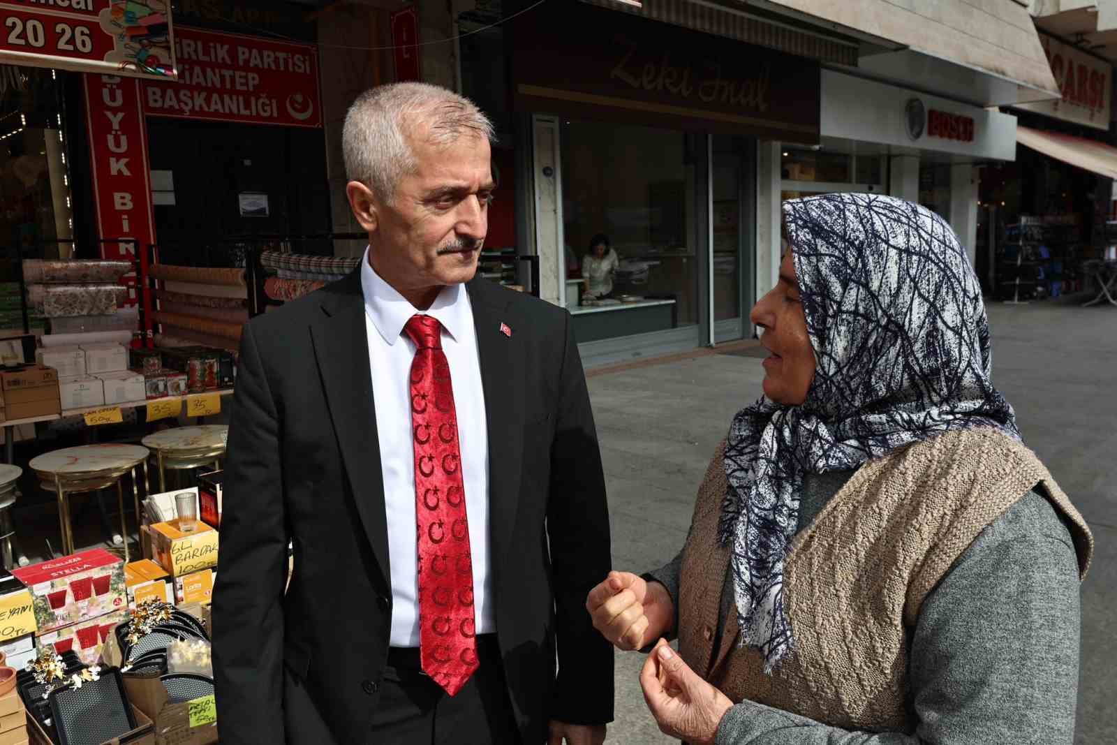 Tahmazoğlu esnaf ve vatandaşlarla bir araya geldi
