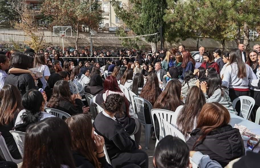 Sincanlı gençlerden Başkan Ercan’a sevgi seli
